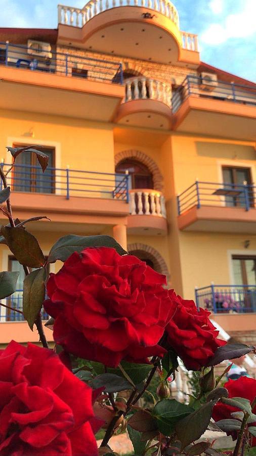 Vila Laura Pasha Villa Ксамил Екстериор снимка