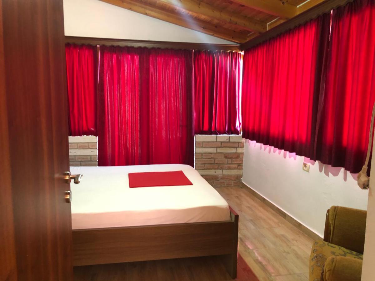 Vila Laura Pasha Villa Ксамил Екстериор снимка