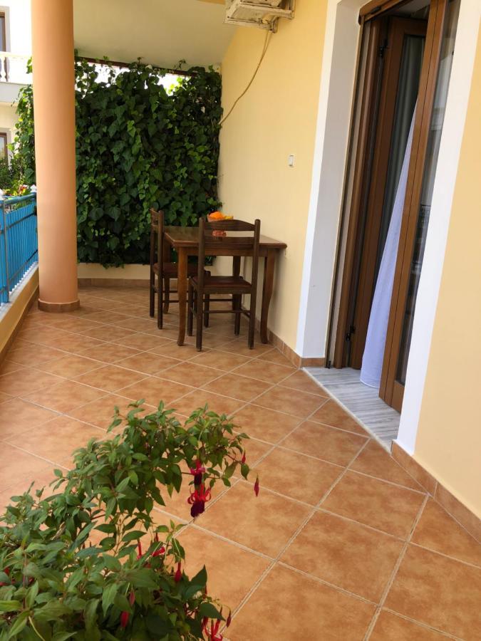 Vila Laura Pasha Villa Ксамил Екстериор снимка