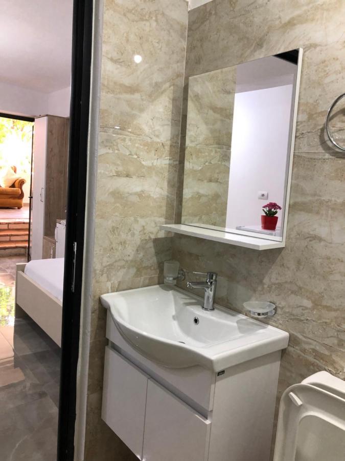 Vila Laura Pasha Villa Ксамил Екстериор снимка