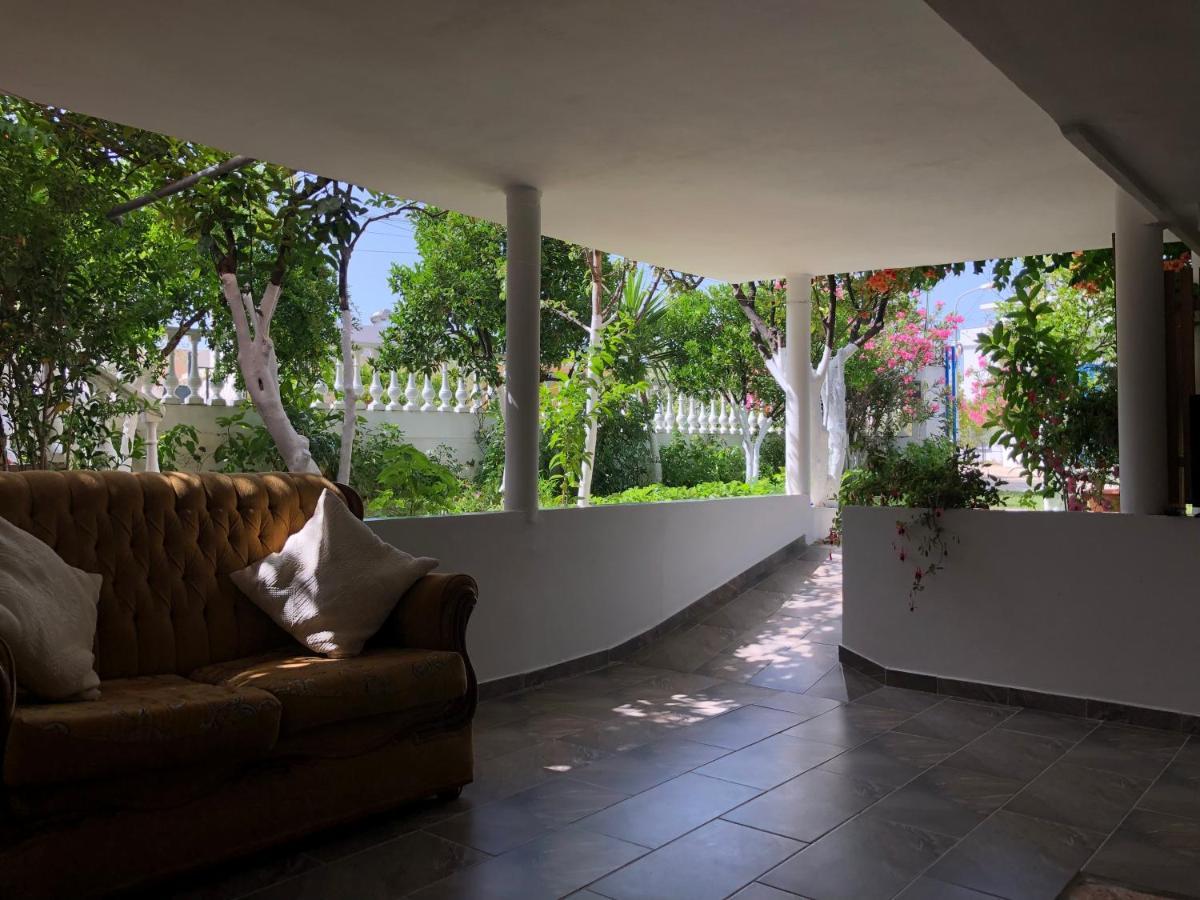 Vila Laura Pasha Villa Ксамил Екстериор снимка