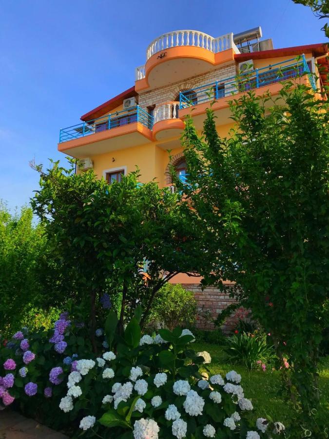 Vila Laura Pasha Villa Ксамил Екстериор снимка