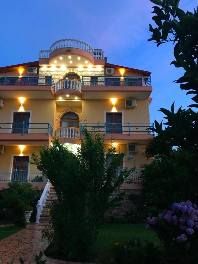 Vila Laura Pasha Villa Ксамил Екстериор снимка