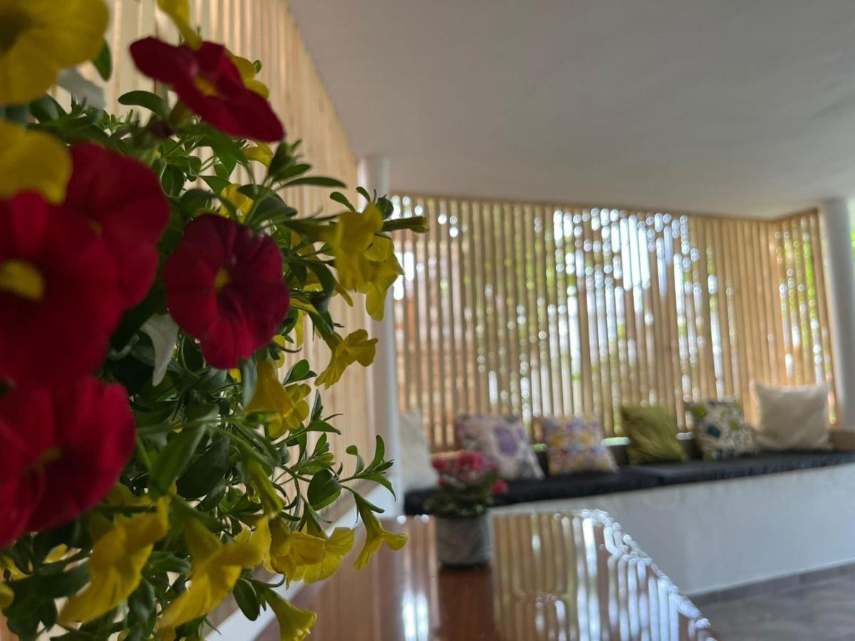 Vila Laura Pasha Villa Ксамил Екстериор снимка
