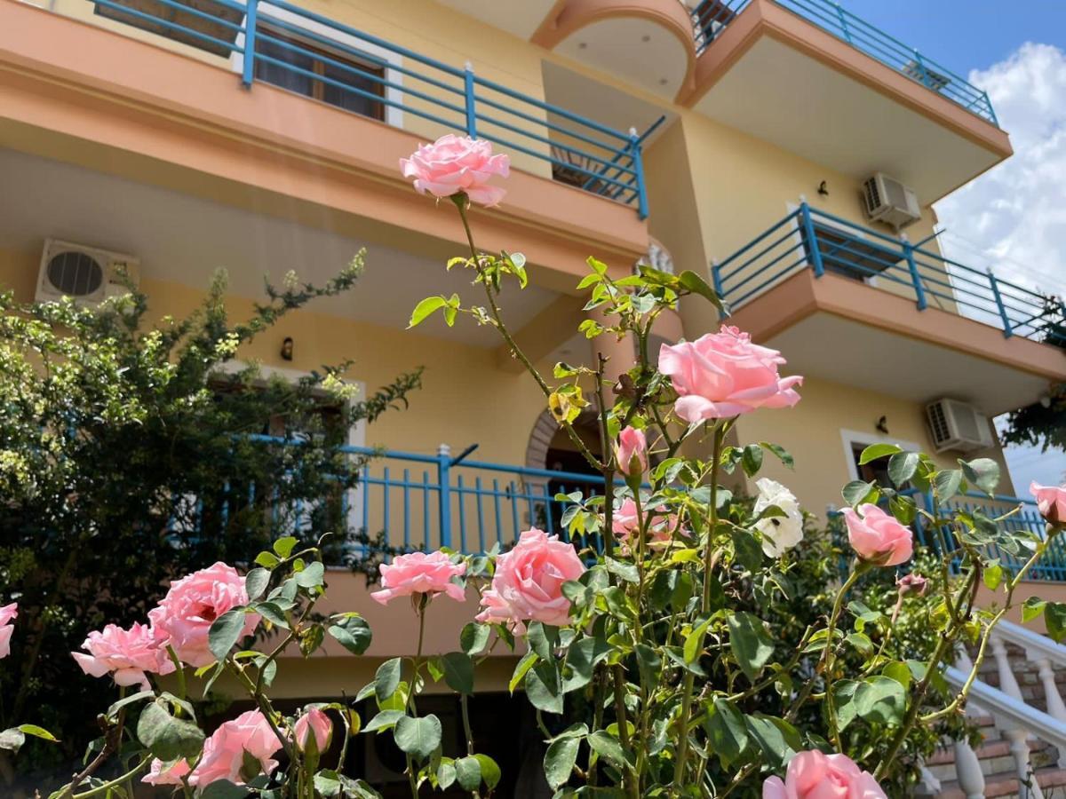 Vila Laura Pasha Villa Ксамил Екстериор снимка