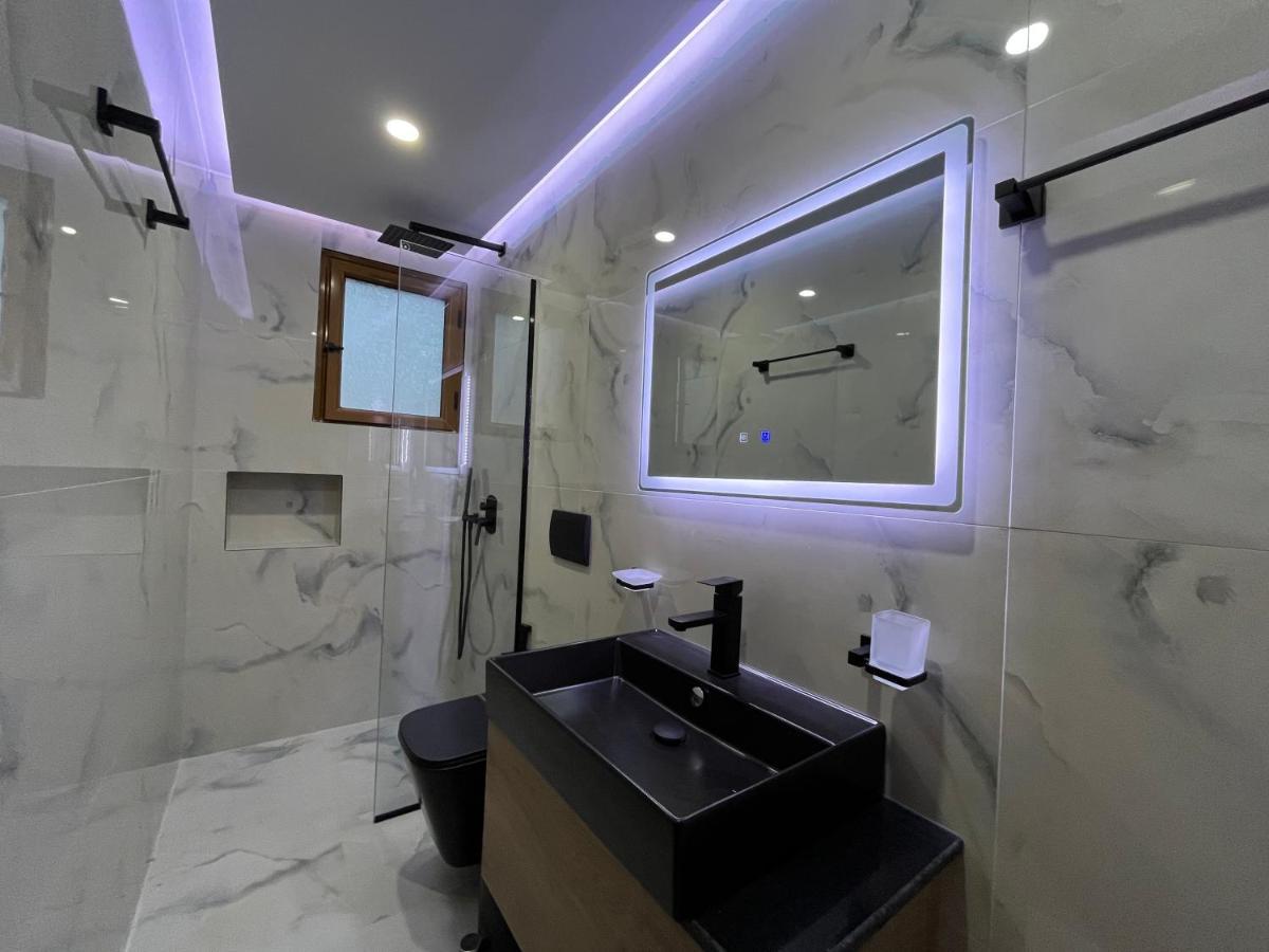 Vila Laura Pasha Villa Ксамил Екстериор снимка