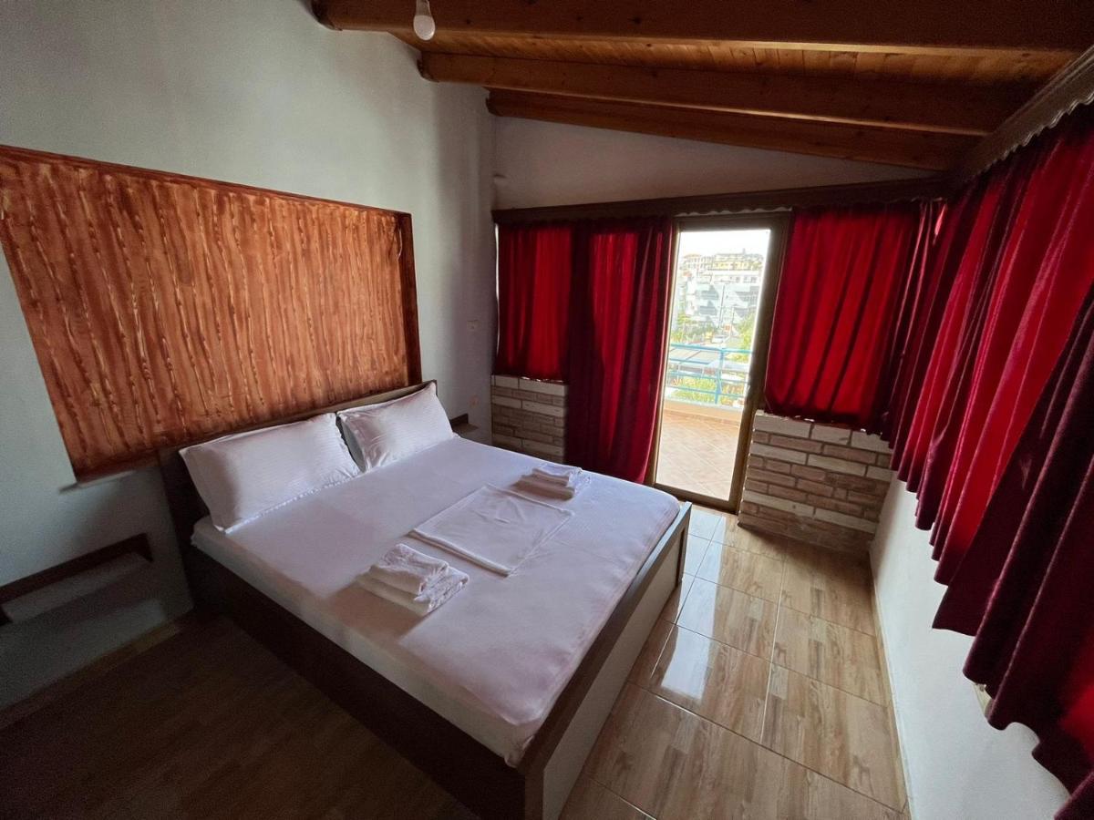 Vila Laura Pasha Villa Ксамил Екстериор снимка
