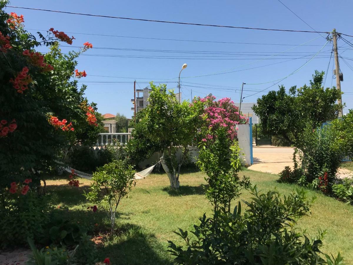 Vila Laura Pasha Villa Ксамил Екстериор снимка