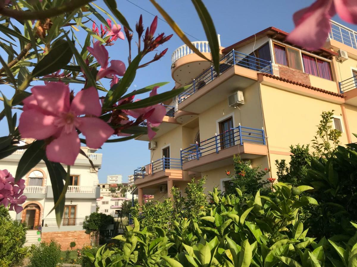 Vila Laura Pasha Villa Ксамил Екстериор снимка